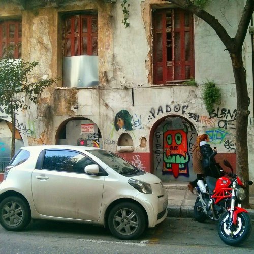 Афины и узкие улочки