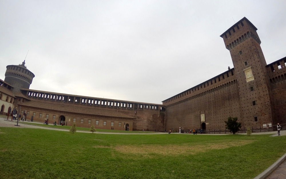 крепость Castello Sforzesco