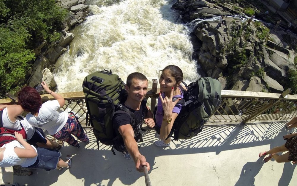 на водопаде пробий возле яремче